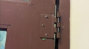 broken hinge